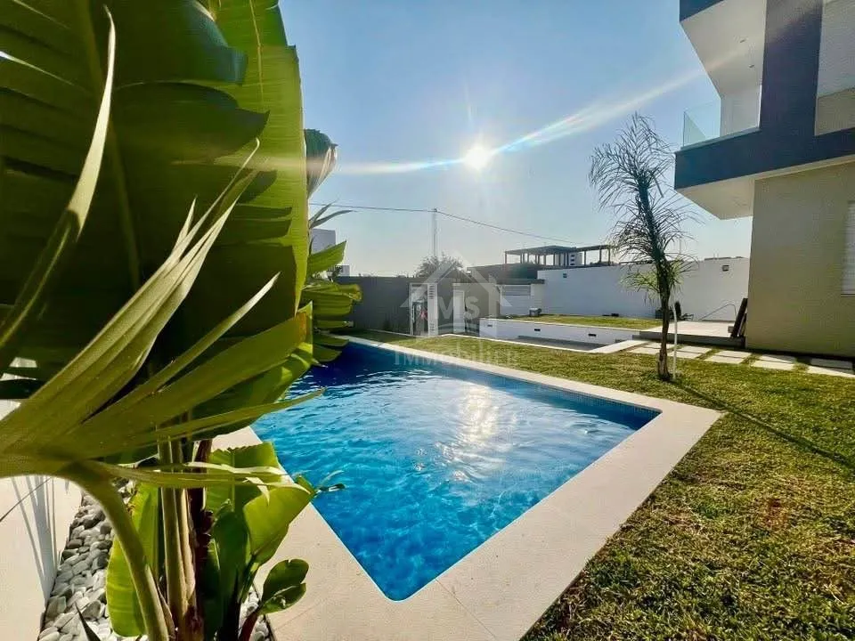 Villa S+5 toute neuve avec piscine à vendre à Hammamet Sud 51355351