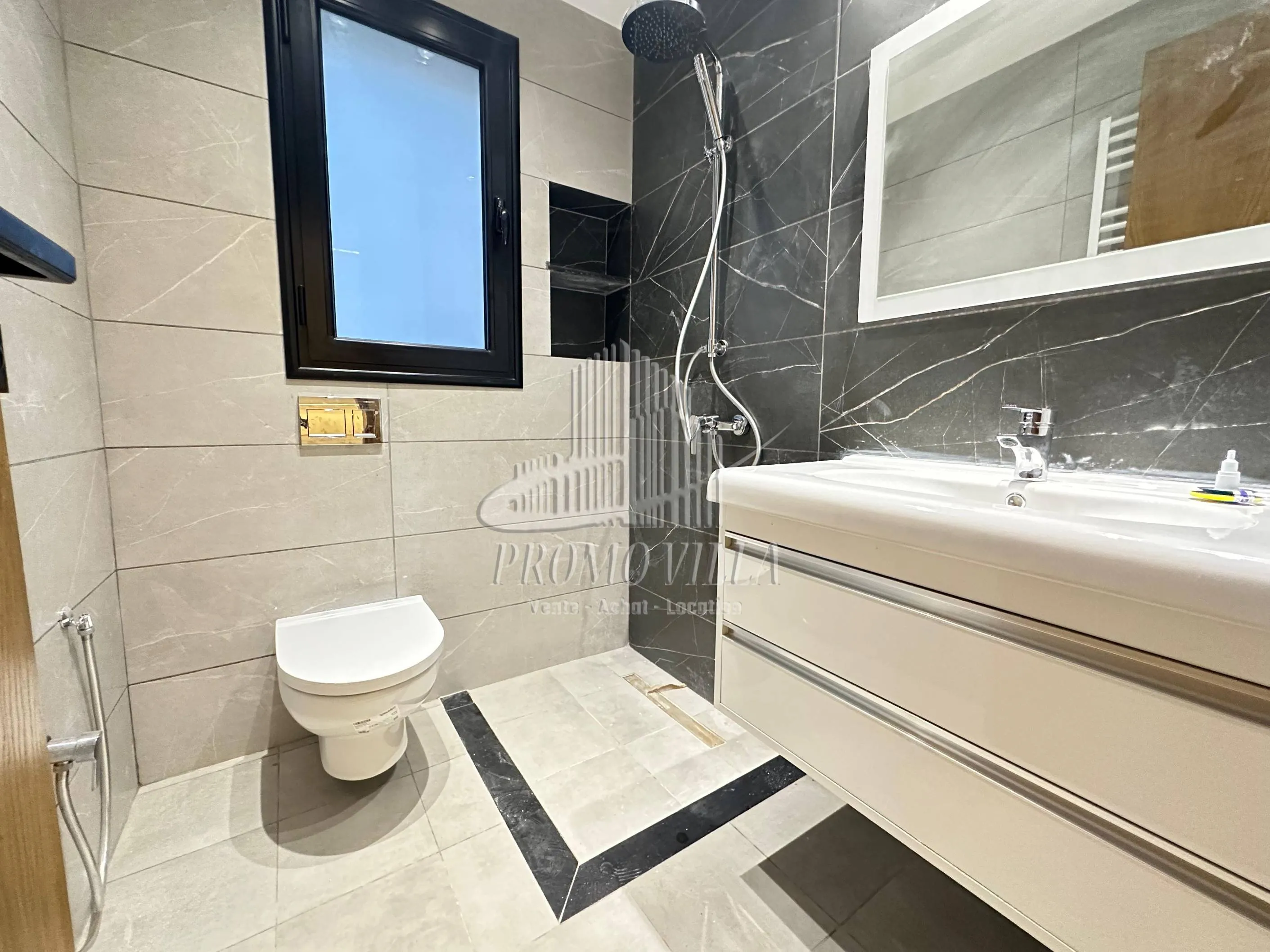 une charmante villa plein pieds avec piscine