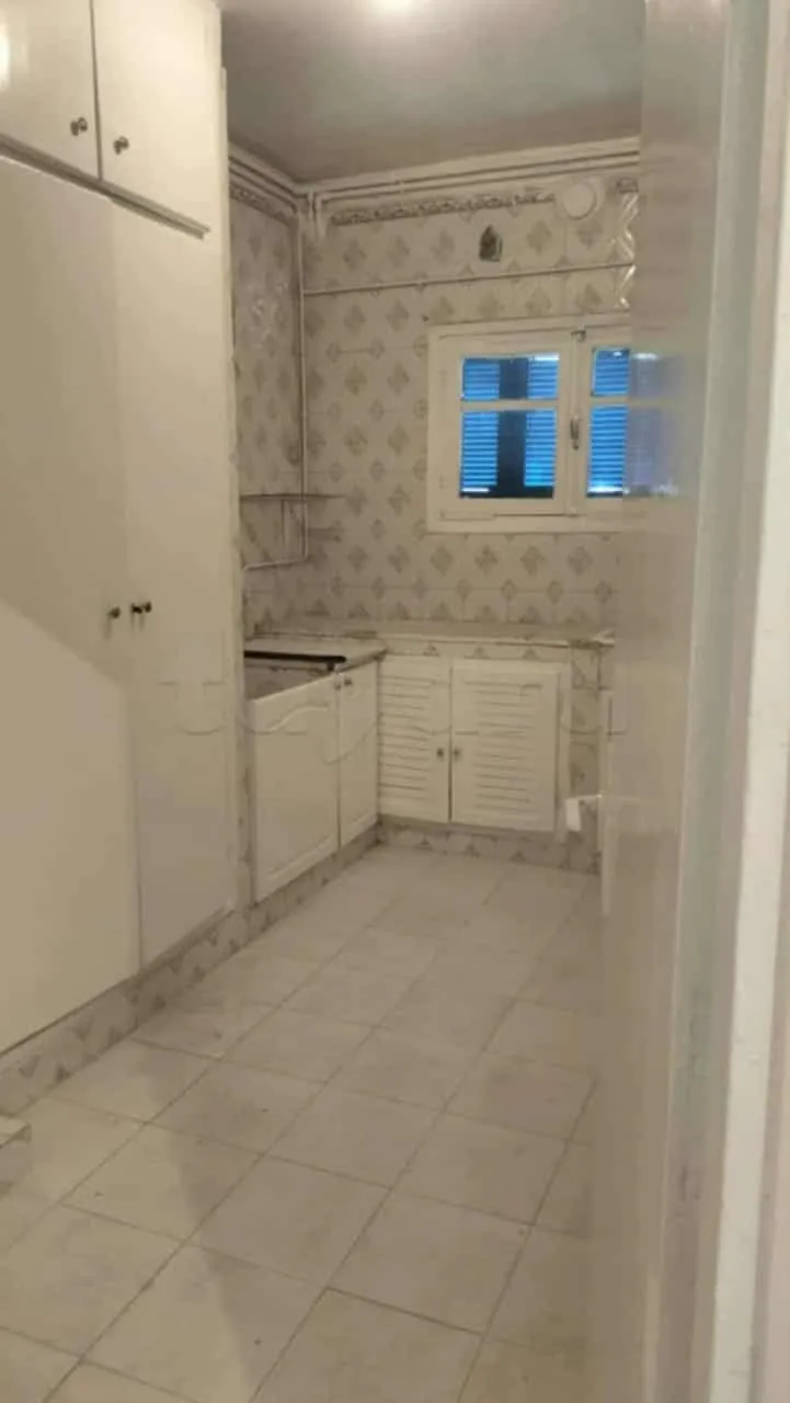 un appartement s+2 au 3éme étage a louer a Khaznadar En Face Poste Et prés de lycée