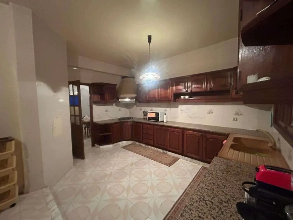 une villa sur 3 niveaux a vendre situé a ennacer 1 prés de kiosque agil