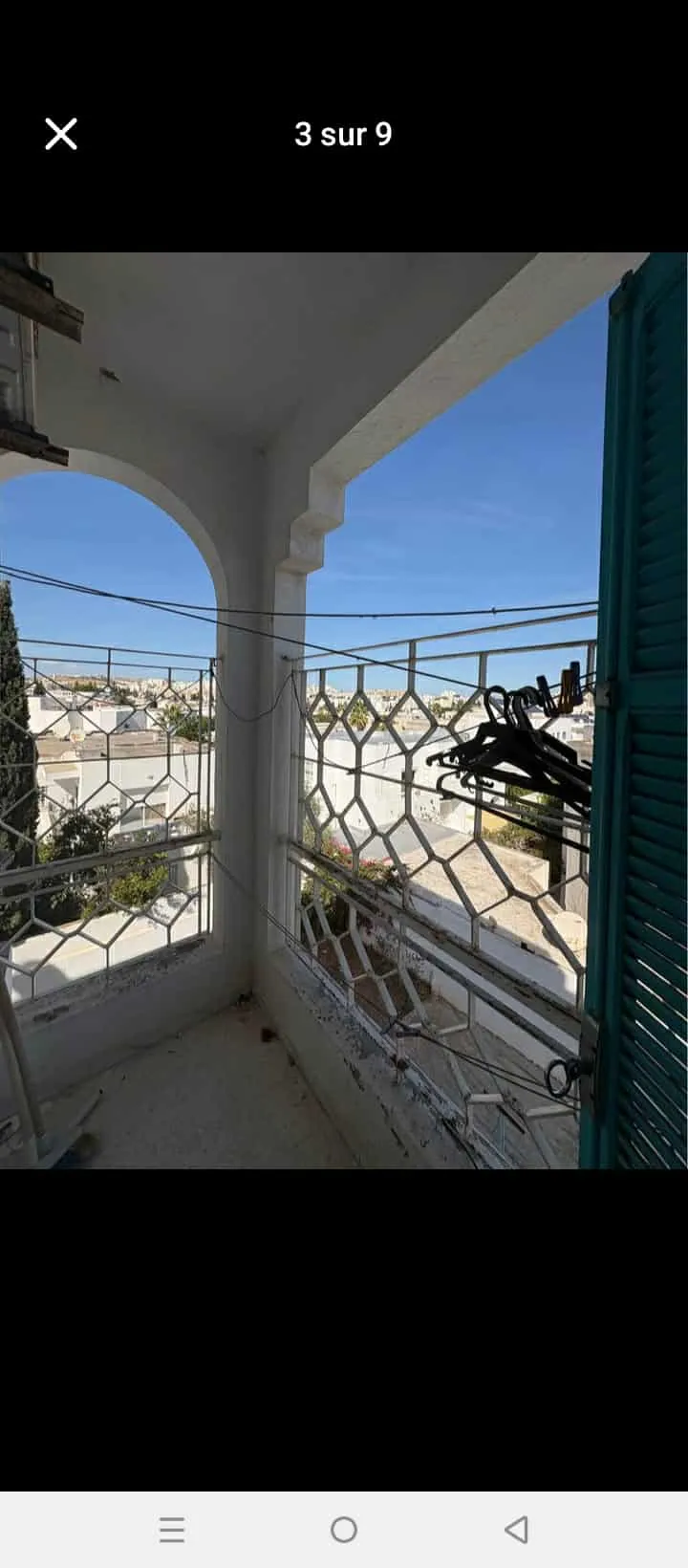 un appartements s+2 au 3éme étage (sans ascenseur) a vendre a Manar 2 prés de clinique l’Avicenne