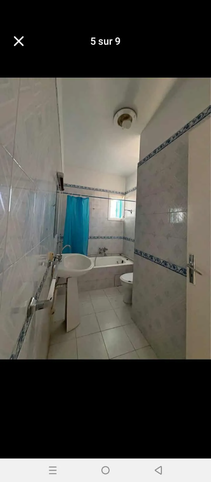un appartements s+2 au 3éme étage (sans ascenseur) a vendre a Manar 2 prés de clinique l’Avicenne