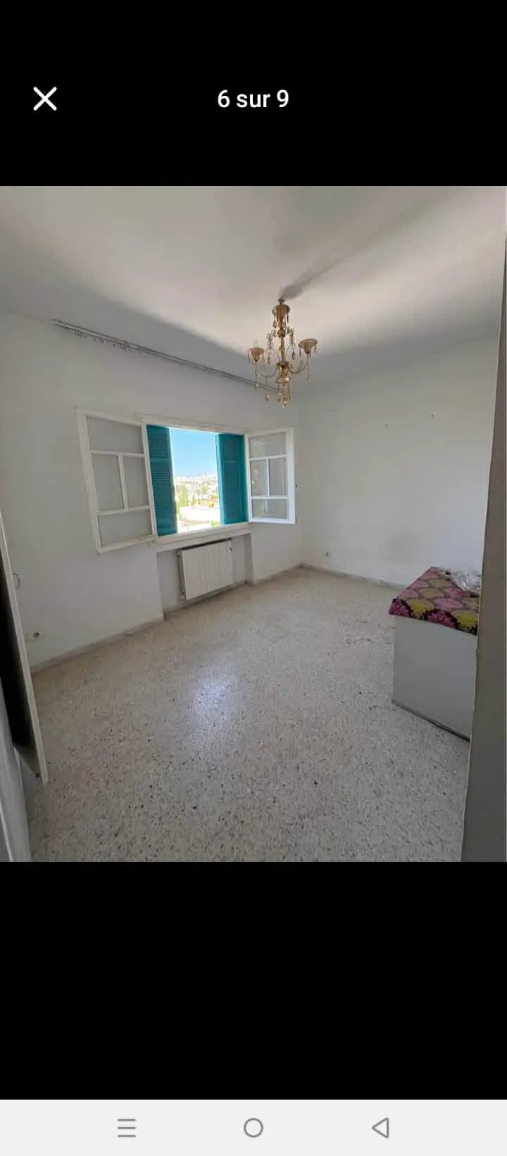 un appartements s+2 au 3éme étage (sans ascenseur) a vendre a Manar 2 prés de clinique l’Avicenne