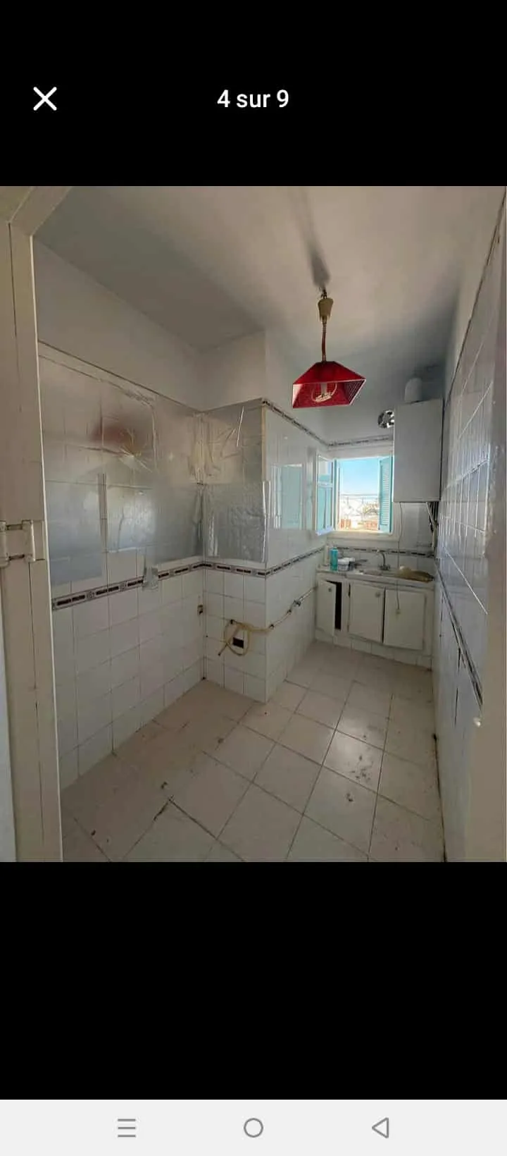 un appartements s+2 au 3éme étage (sans ascenseur) a vendre a Manar 2 prés de clinique l’Avicenne