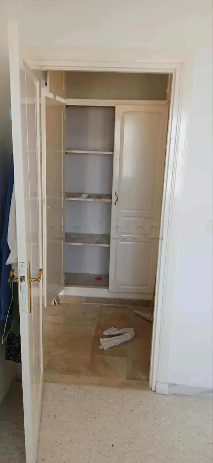  un appartements s+1 au 3éme étage (sans ascenseur) a louer Mannouba cité les oranges