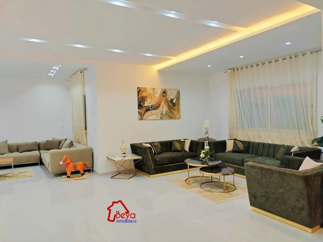 une Villa avec piscine 