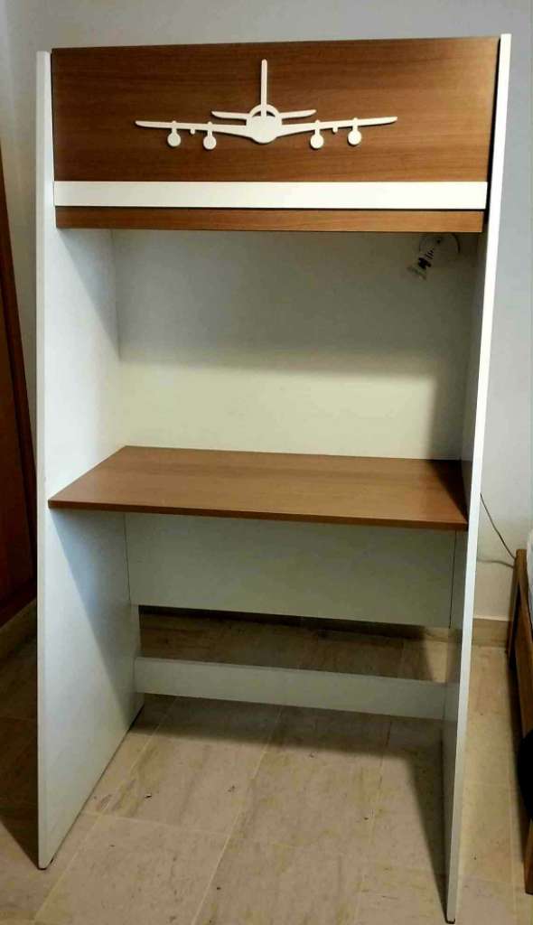 2 Bureaux élevés