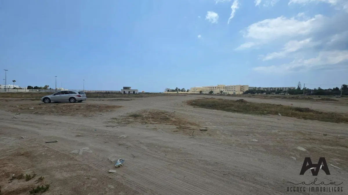 Terrain d'angle R+2 à vendre à AFH1 Nabeul 