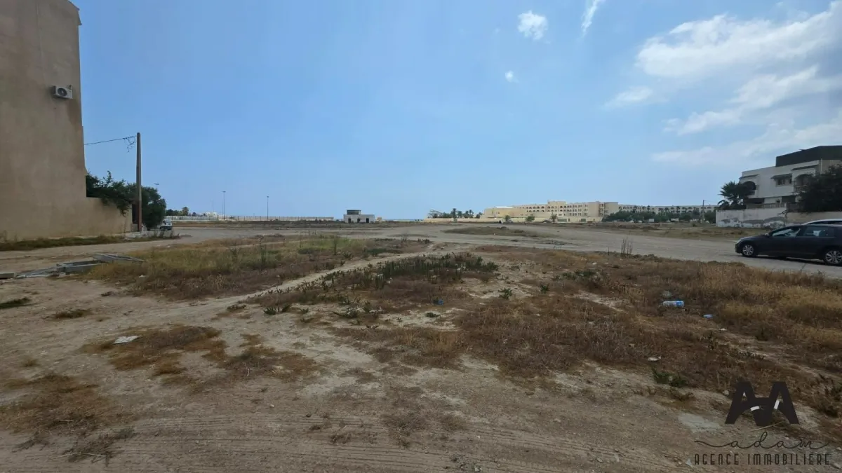 Terrain d'angle R+2 à vendre à AFH1 Nabeul 