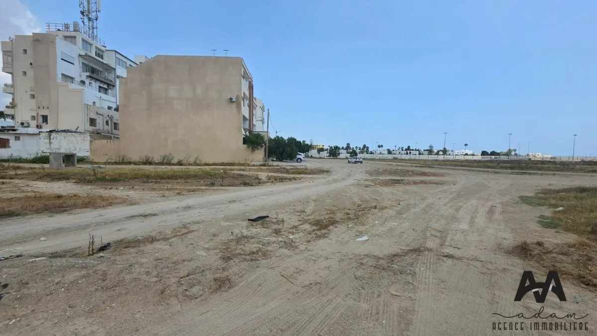 Terrain d'angle R+2 à vendre à AFH1 Nabeul 