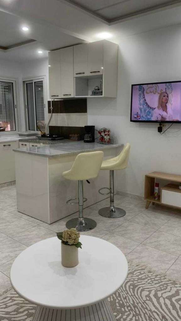 A louer superbe appartement S+1 au deuxième étage situé  a khzema rue d'orange 