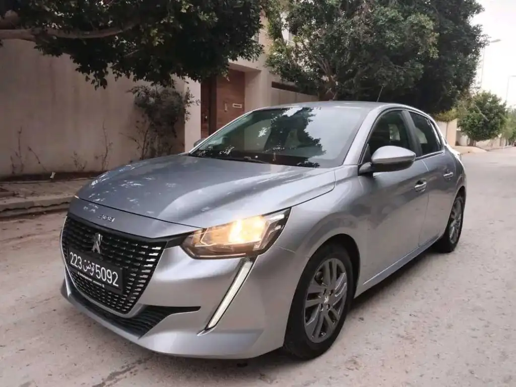 PEUGEOT 208 ACTIVE PACK PREMIÈRE MAIN 