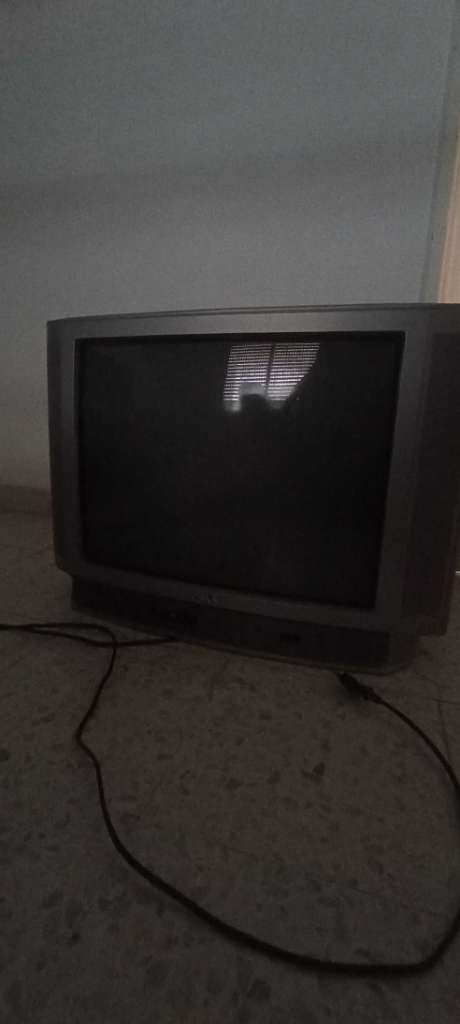 TV AIWA ancien modèle + télécommande – bon état