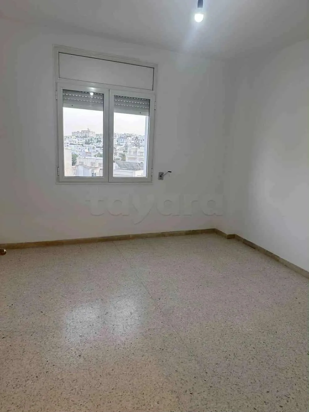 un appartements s+3 au 4éme étage (avec ascenseur) a louer a Ennacer 2 Prés de Slim School