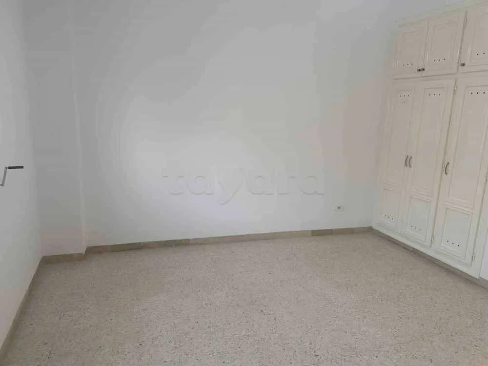 un appartements s+3 au 4éme étage (avec ascenseur) a louer a Ennacer 2 Prés de Slim School