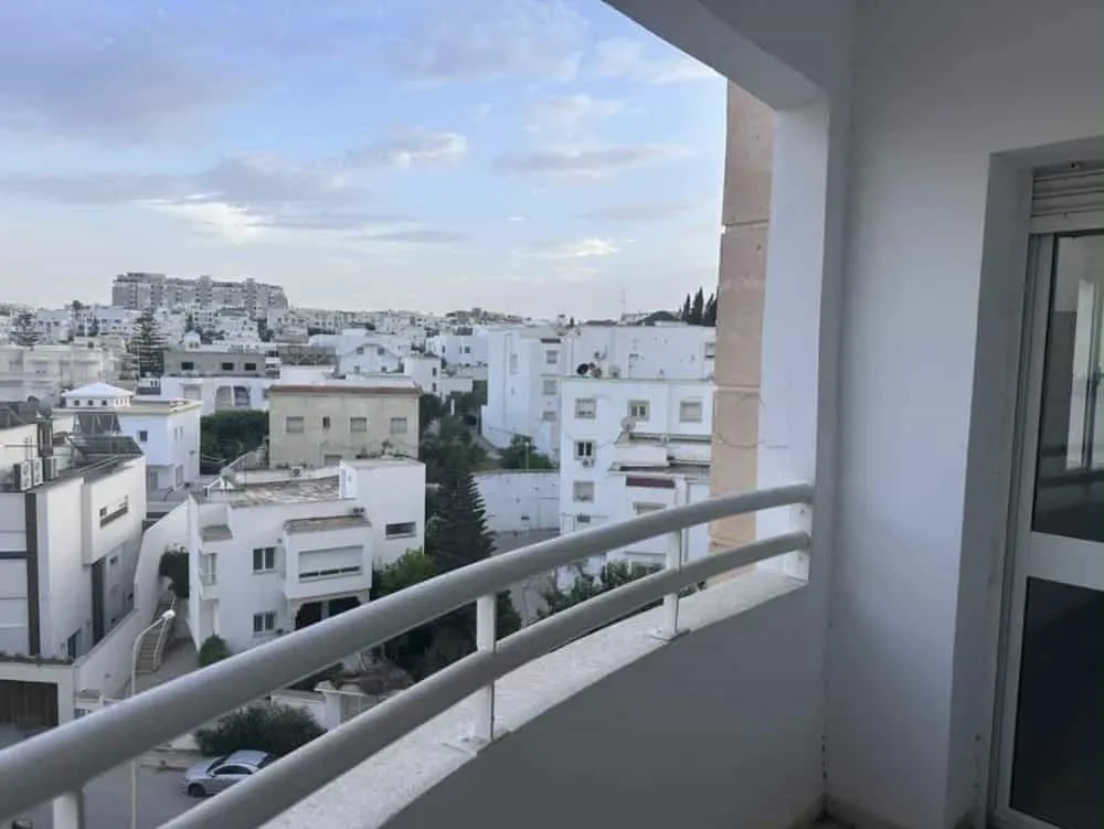un appartements s+3 au 4éme étage (avec ascenseur) a louer a Ennacer 2 Prés de Slim School