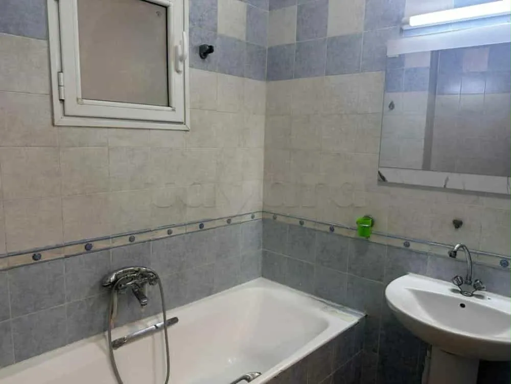 un appartements s+3 au 4éme étage (avec ascenseur) a louer a Ennacer 2 Prés de Slim School