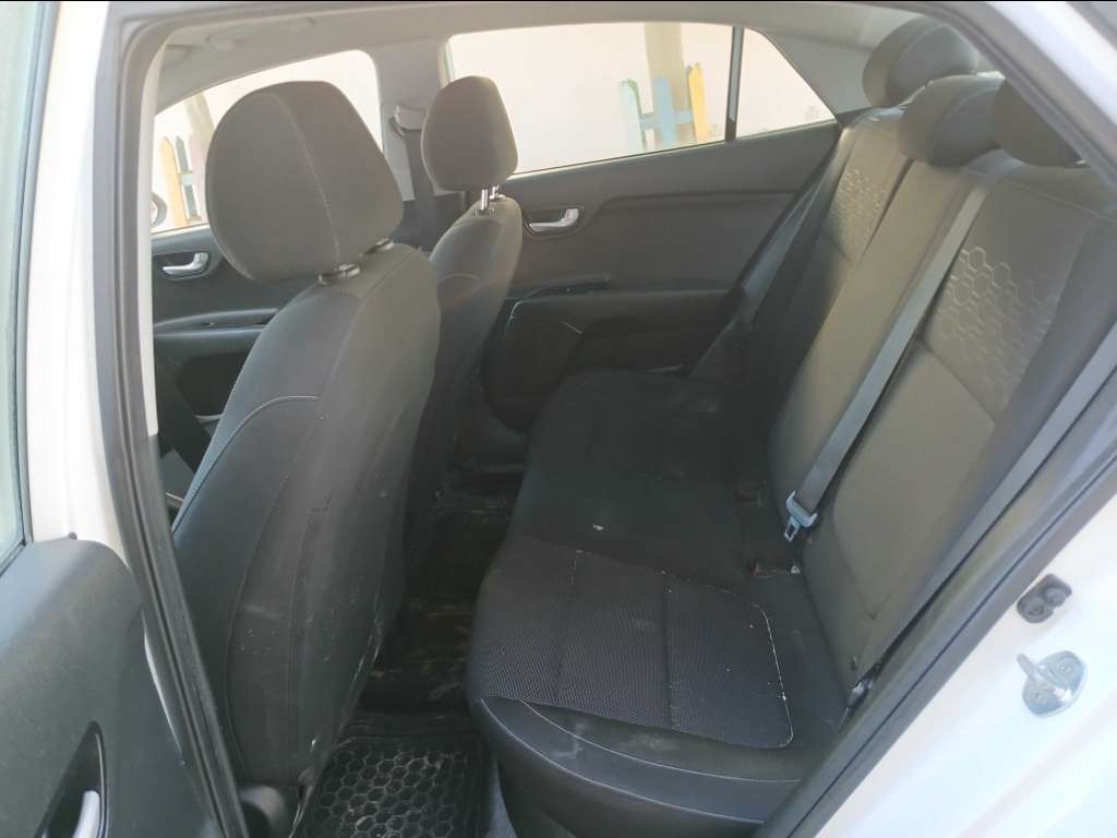 KIA RIO Berline ESSENCE Tel 40884251