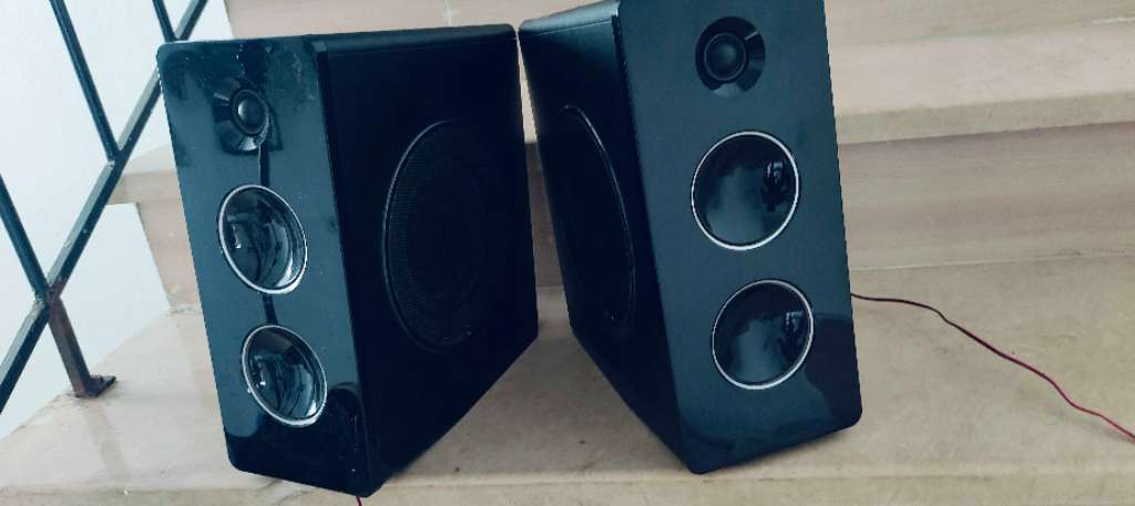 2 bafel LG 320w les 2