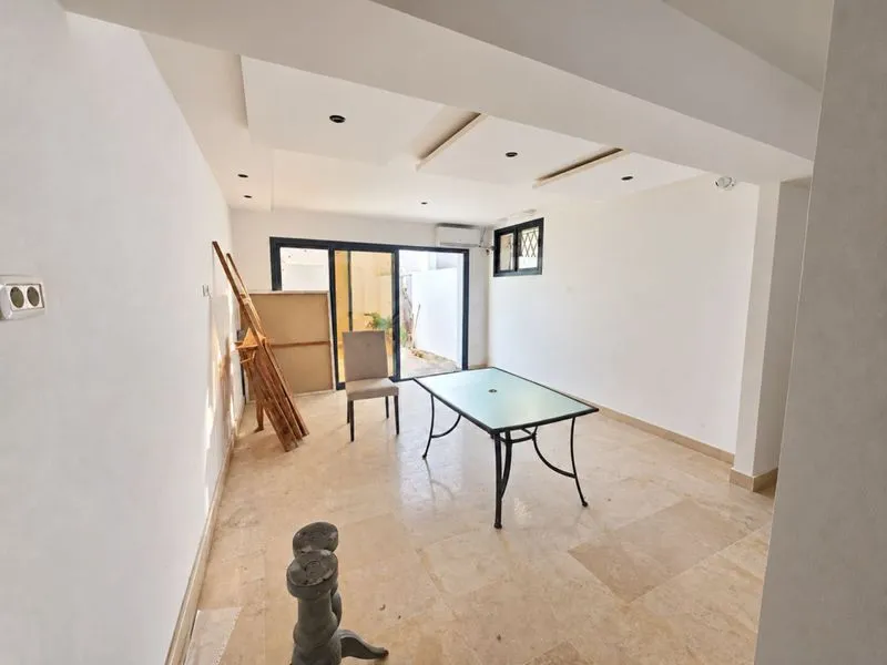 Local 52 m² + terrasse à Mégrine Coteaux