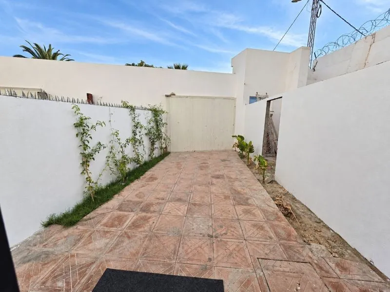Local 52 m² + terrasse à Mégrine Coteaux