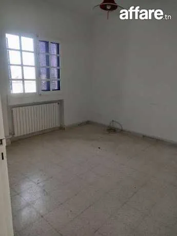 un triplex s+5 situé a Manar 1.