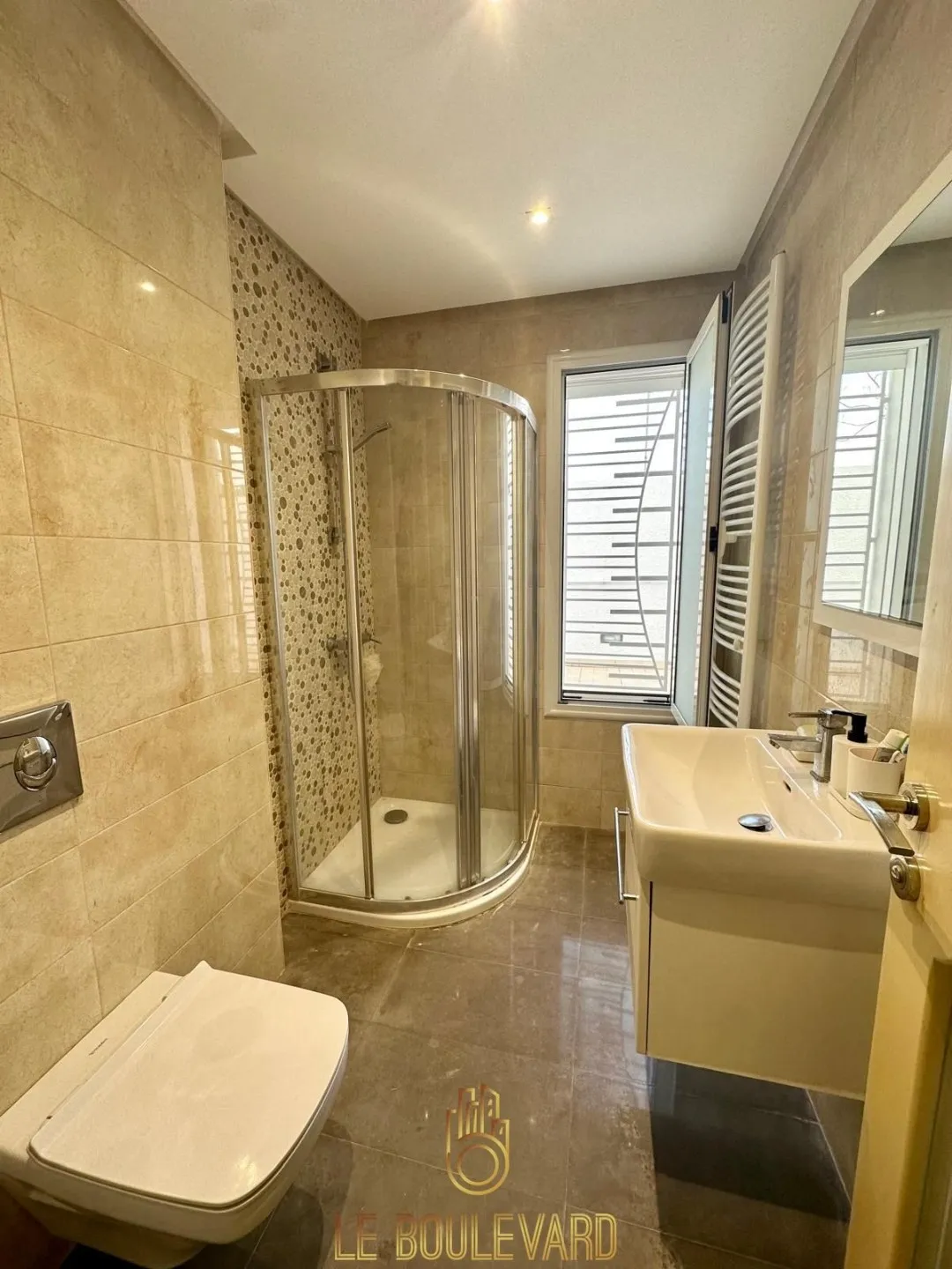 Location Annuelle : Villa S+3 Haut Standing Avec Jardin à Oued Souhil, Nabeul 