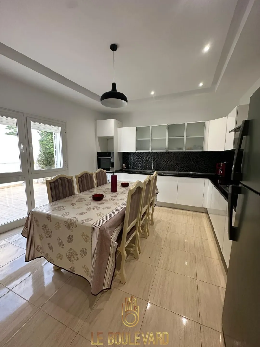 Location Annuelle : Villa S+3 Haut Standing Avec Jardin à Oued Souhil, Nabeul 