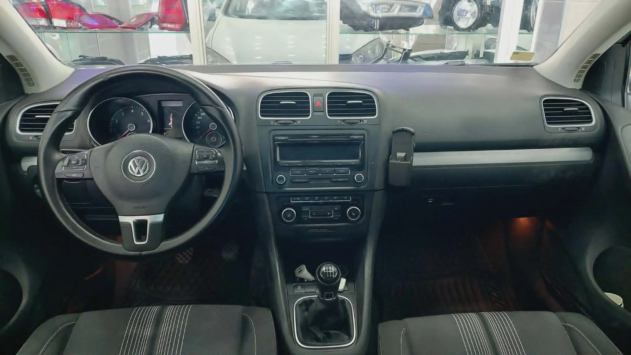 Volkswagen Golf 6 - 1.2 – Toit ouvrant – Très bien équipée - Tel98479647