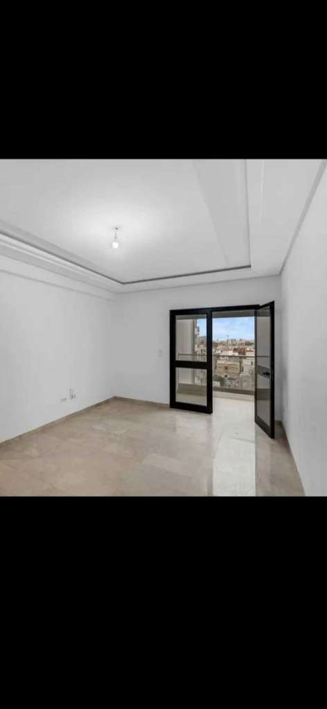 À LOUER – SAHLOUL (Avenue Yasser Arafat)
Appartement Haut Standing S+1 – 7ᵉ étage avec ascenseur 