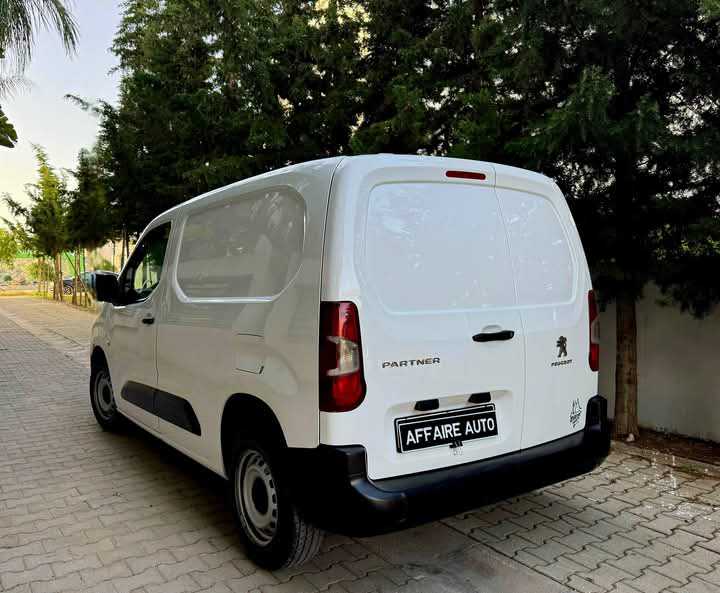 đ„ PEUGEOT PARTNER 2022 DIESEL đ„
Affaire Auto