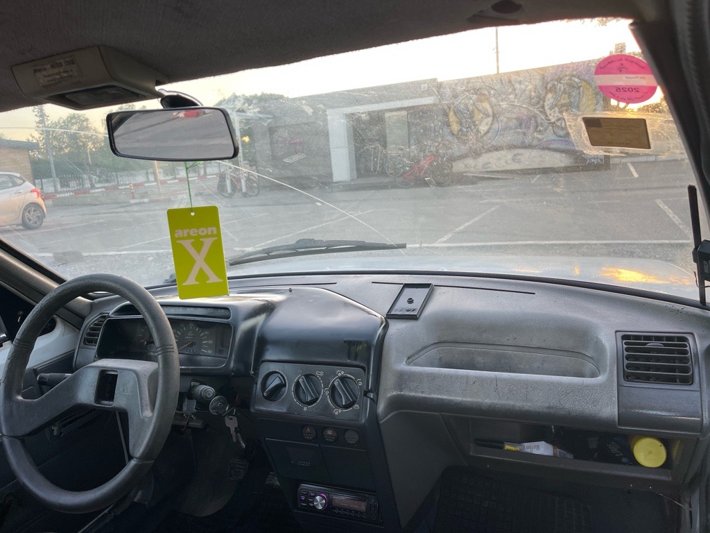 Une belle 205 juniore premier main