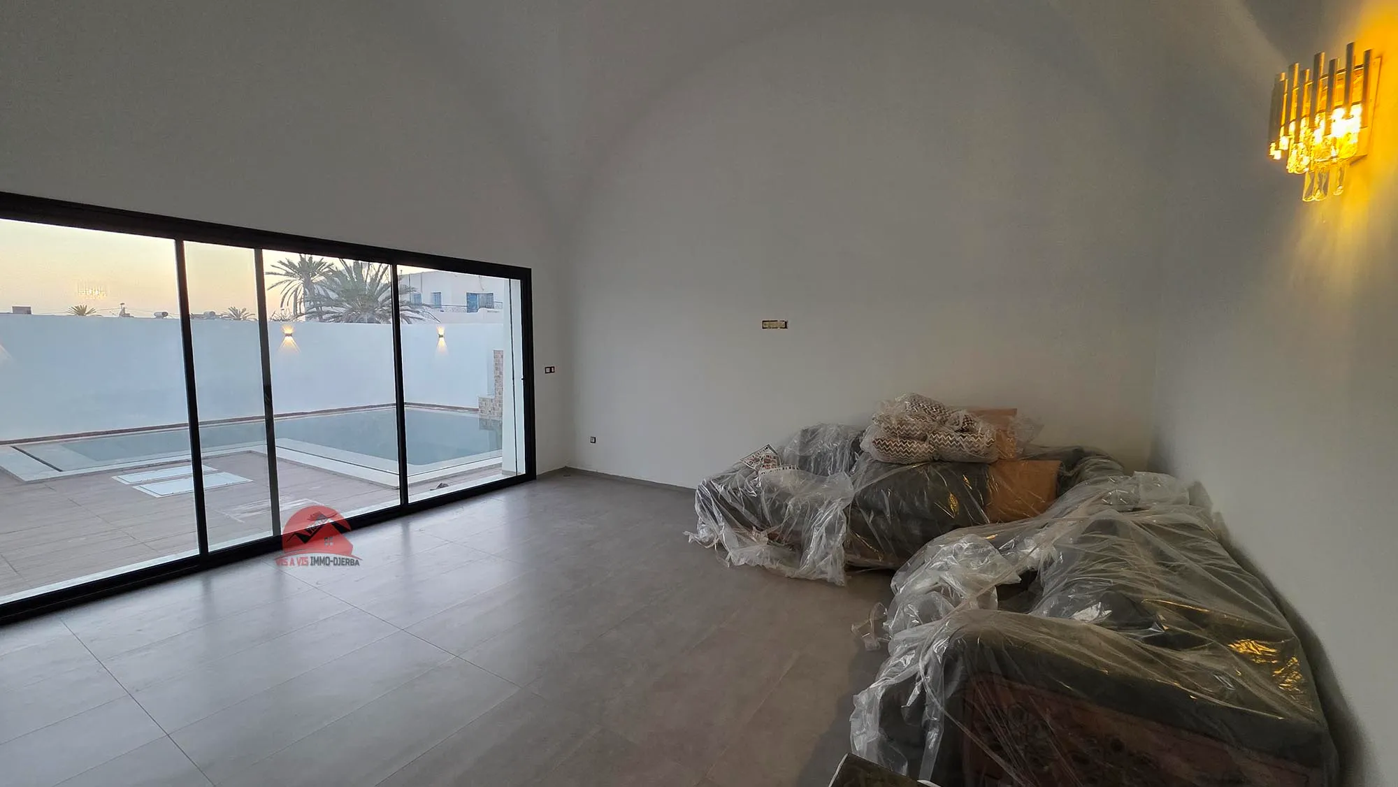 A VENDRE À DJERBA MIDOUN - VILLA AVEC PISCINE ZU - RÉF V683