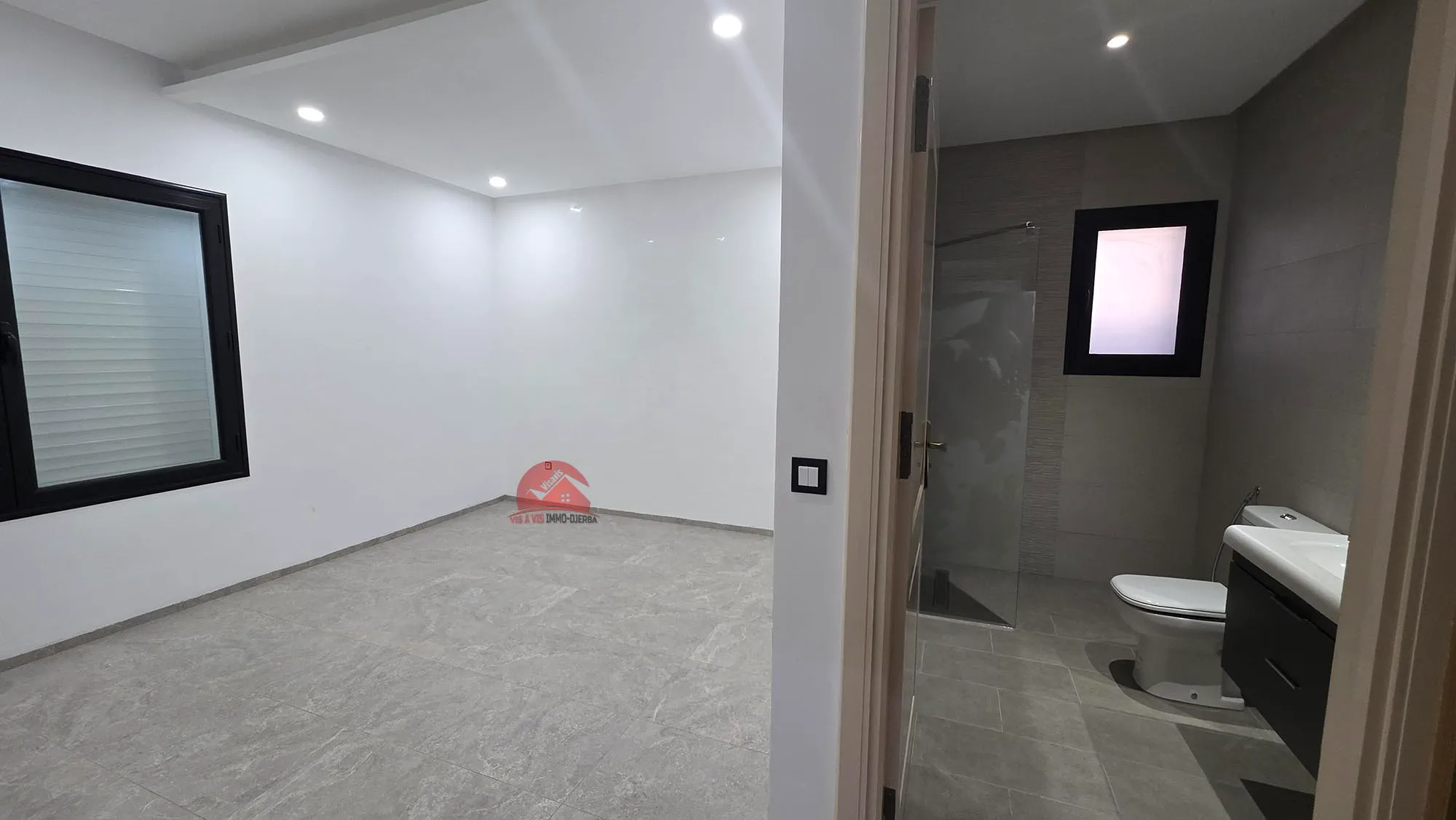 A VENDRE À DJERBA MIDOUN - VILLA AVEC PISCINE ZU - RÉF V683