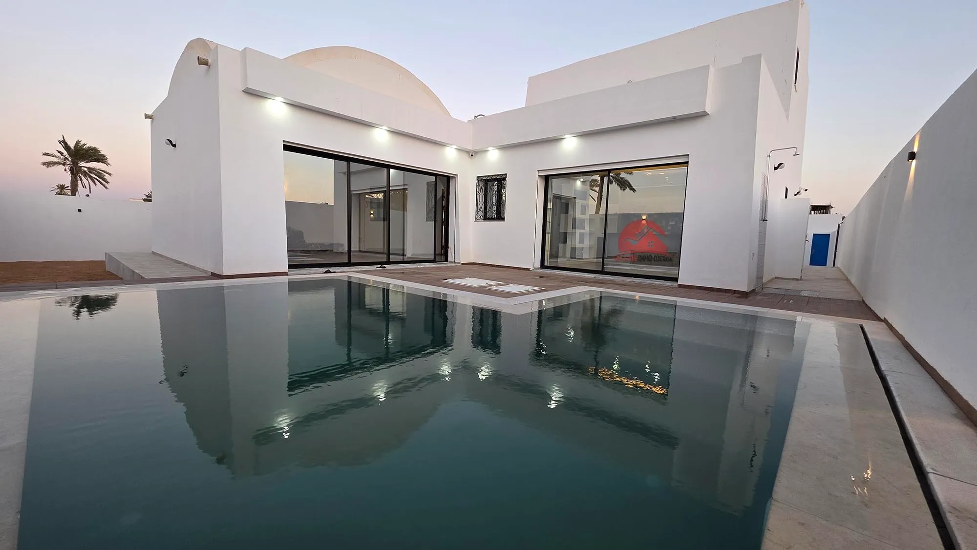 A VENDRE À DJERBA MIDOUN - VILLA AVEC PISCINE ZU - RÉF V683