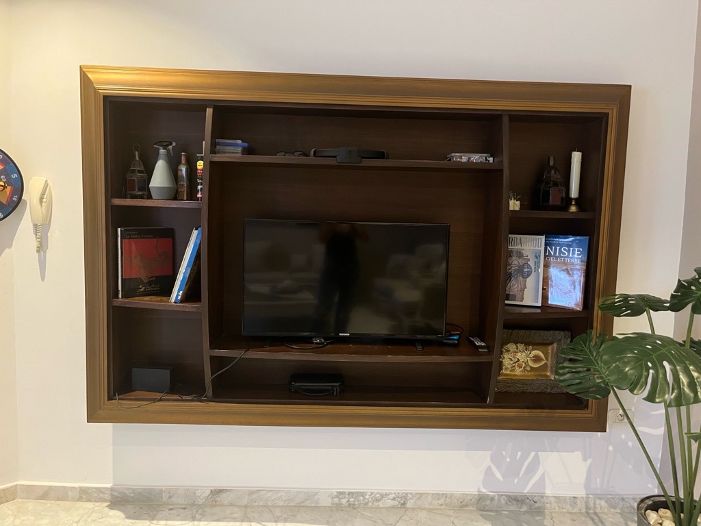 Élément TV en bois en excellent état