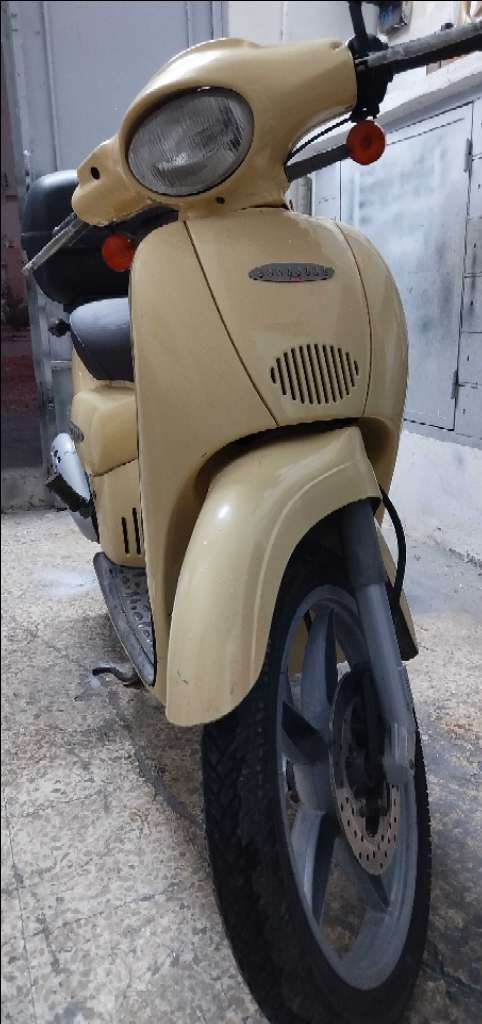 À vendre : Aprilia Scarabéo – Très bon état
