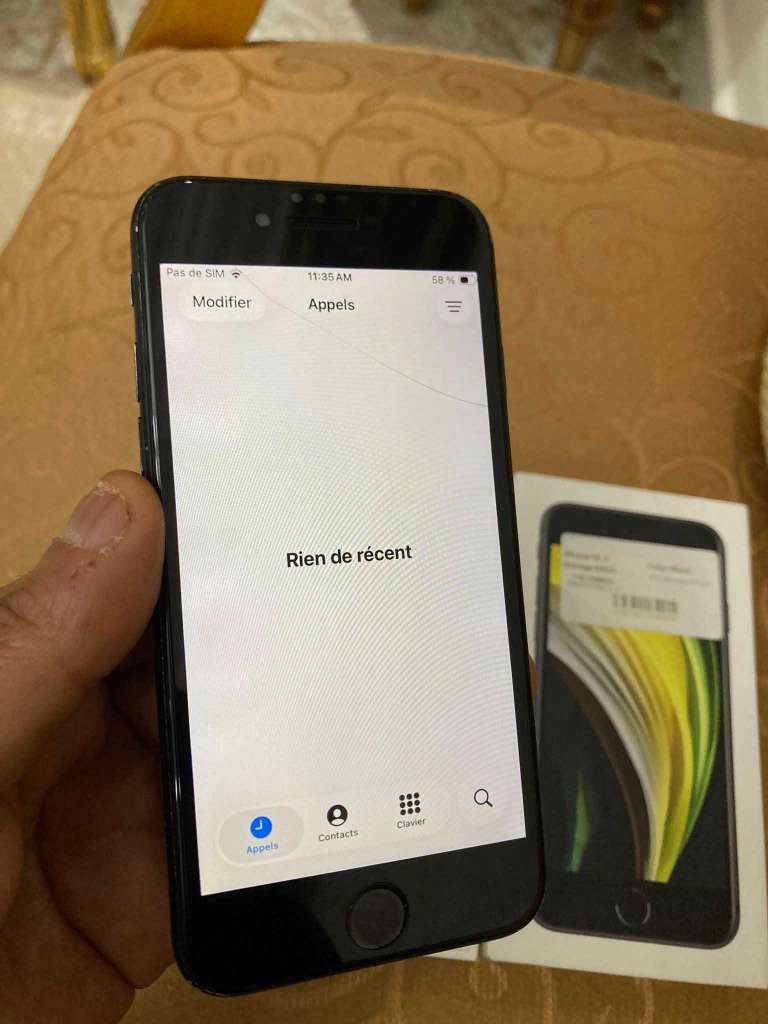Iphone se 2020 jamais reparé