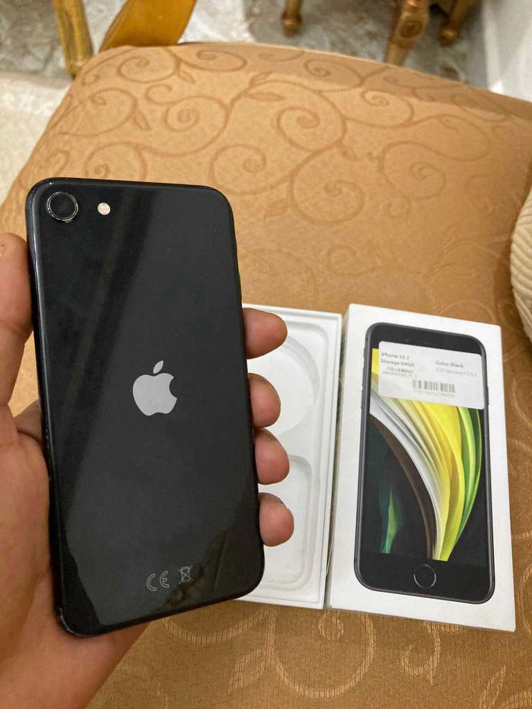 Iphone se 2020 jamais reparé