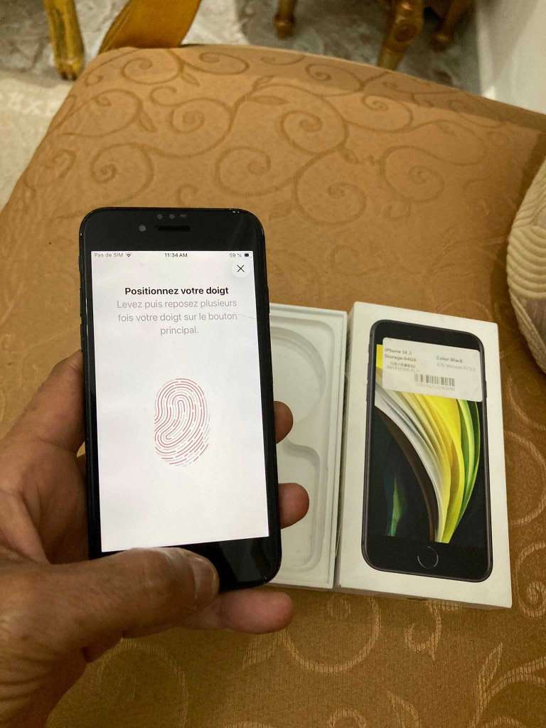 Iphone se 2020 jamais reparé