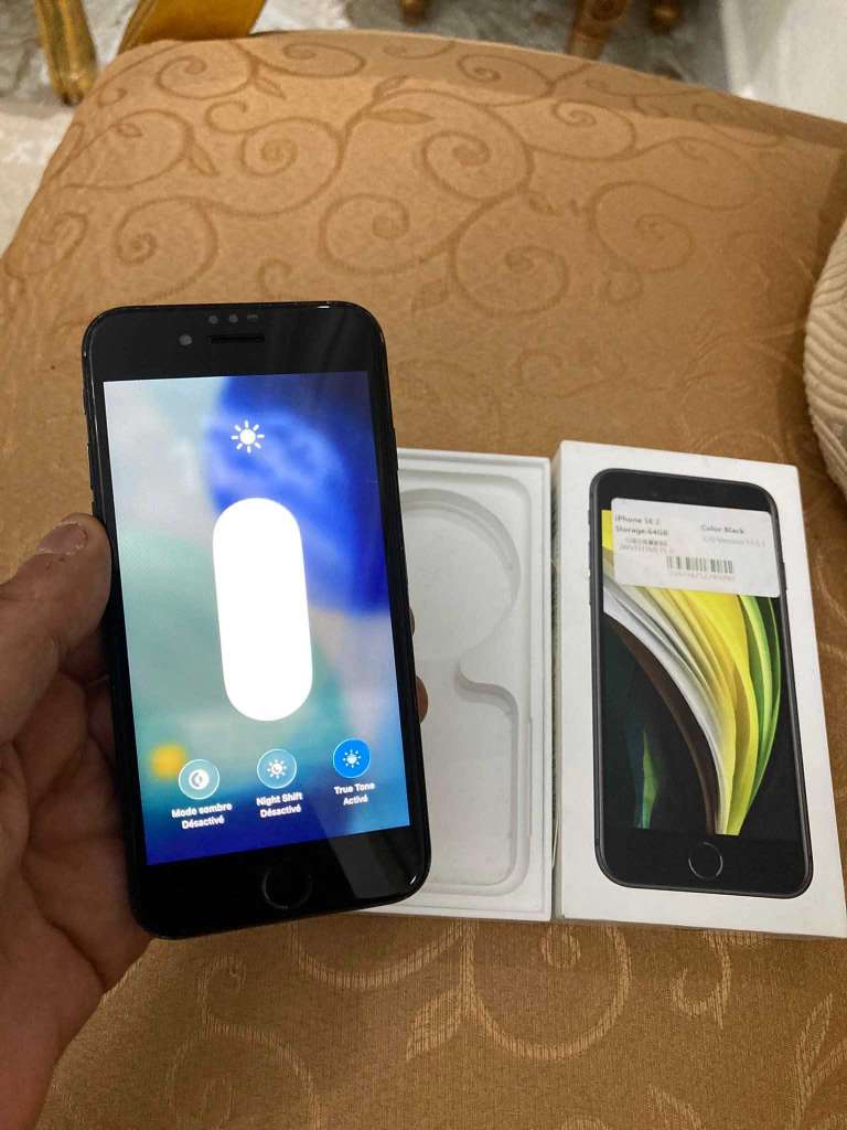 Iphone se 2020 jamais reparé