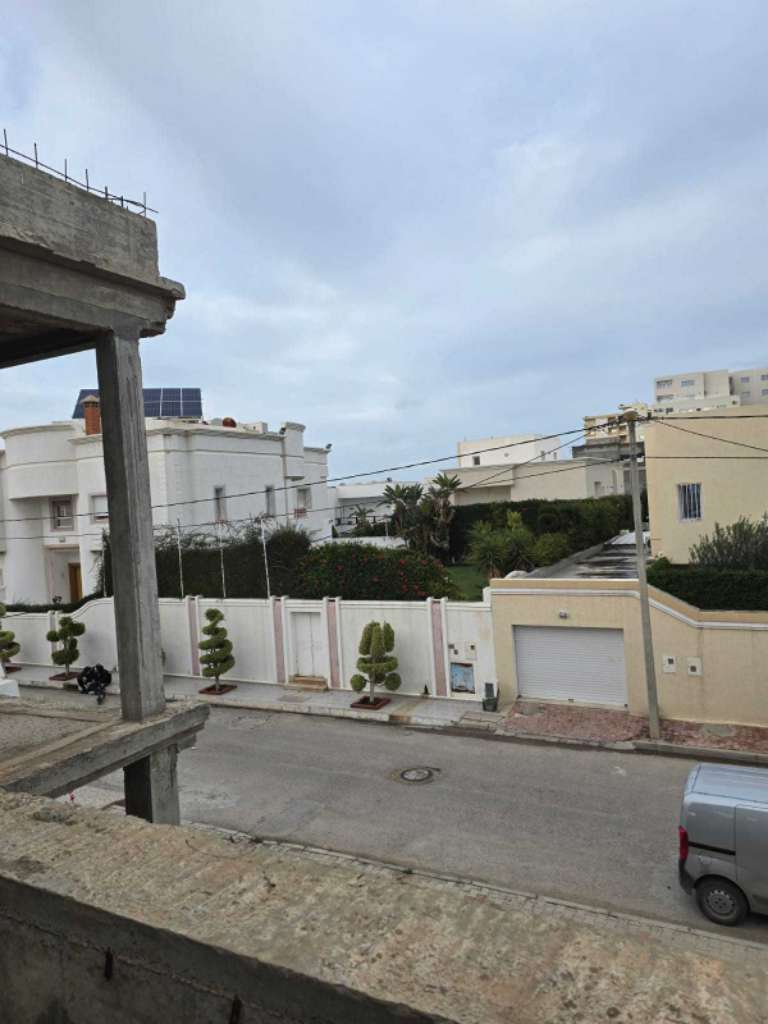 Villa de luxe Inachevée En Vente à Khezema_