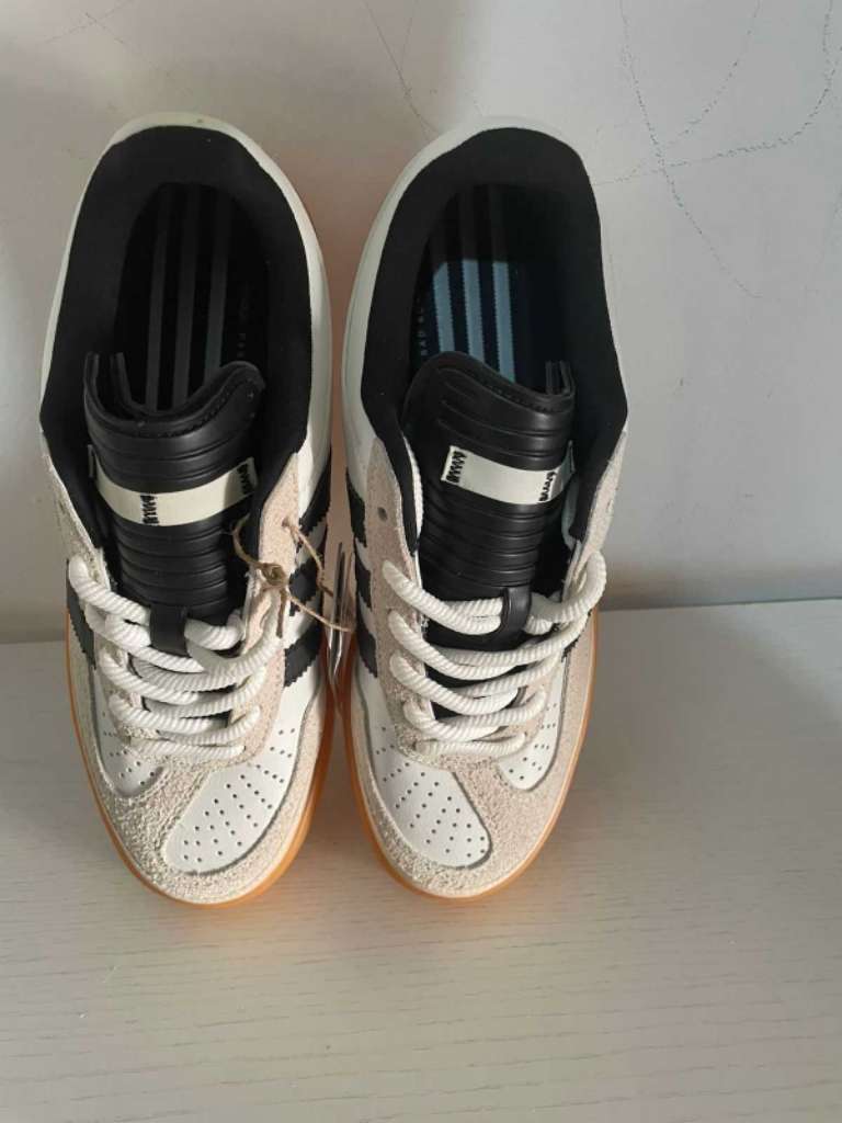 Chaussures Adidas Bad Bunny Gazelle Indoor