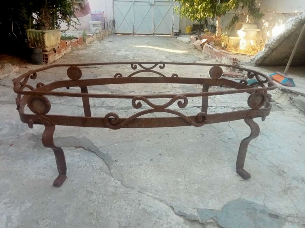 Table en fer forgé