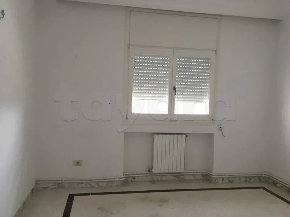 un appartement s+2 au 6éme étage(avec ascenseur) a loue a ennacer 2 a proximité kiosque total