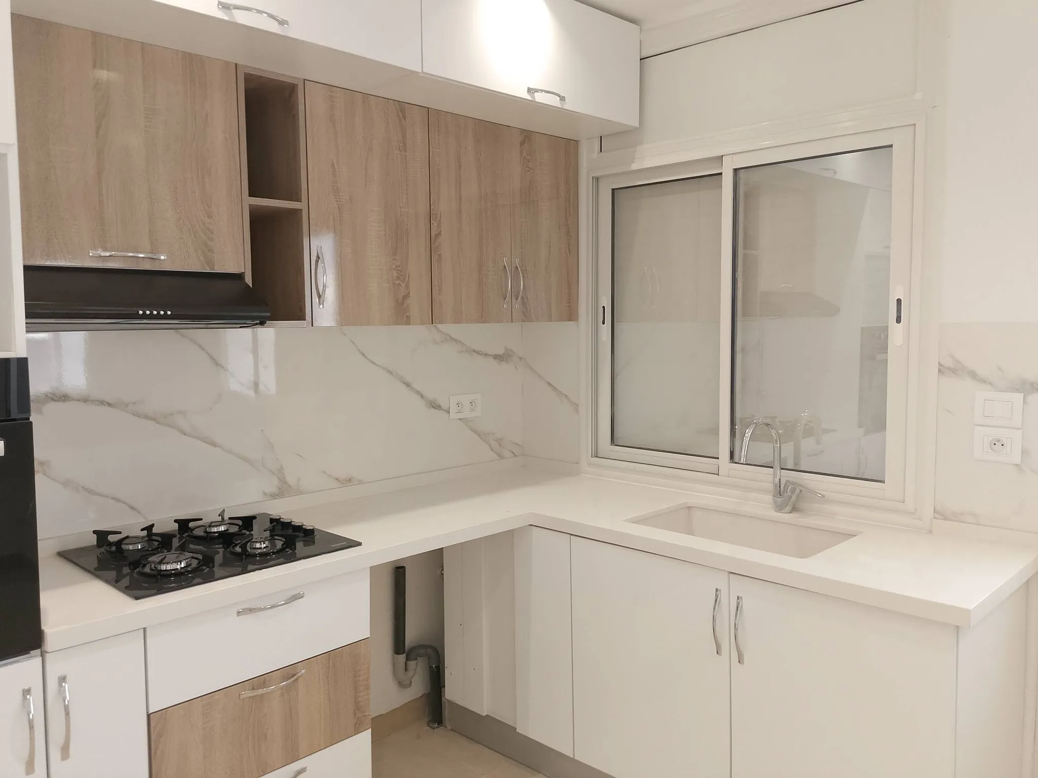 location annuelle un étage de villa vide s+2