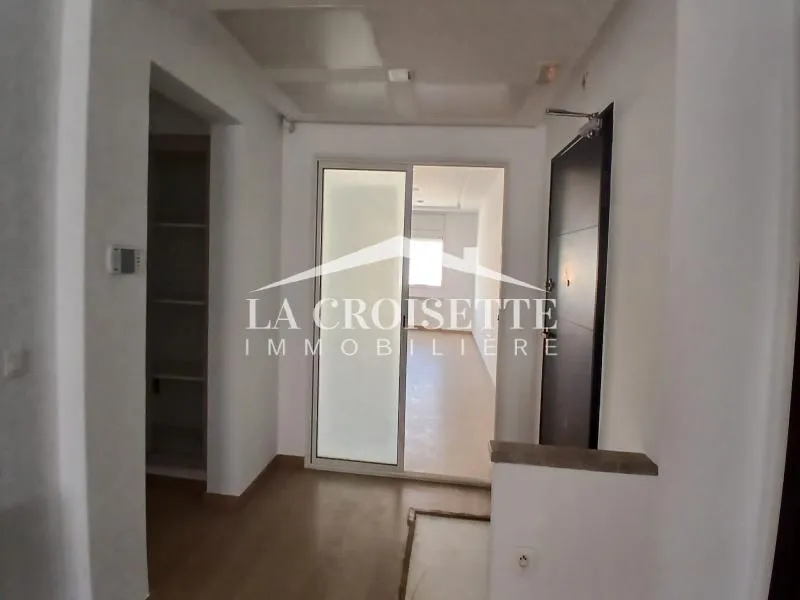 Bureau H+4 aux Berges du Lac 2 MBL0620