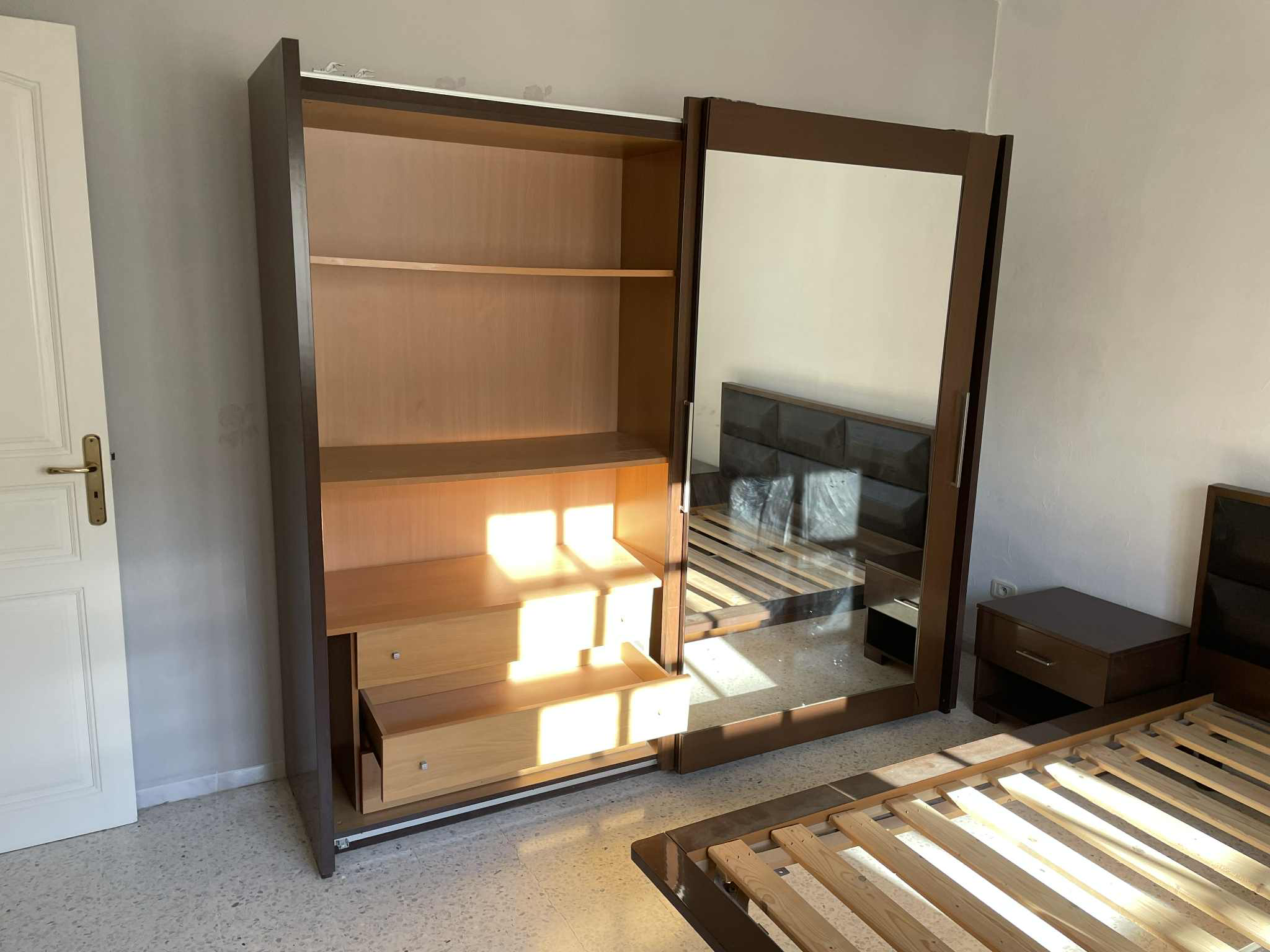 Ensemble de chambre à coucher – très bon état 