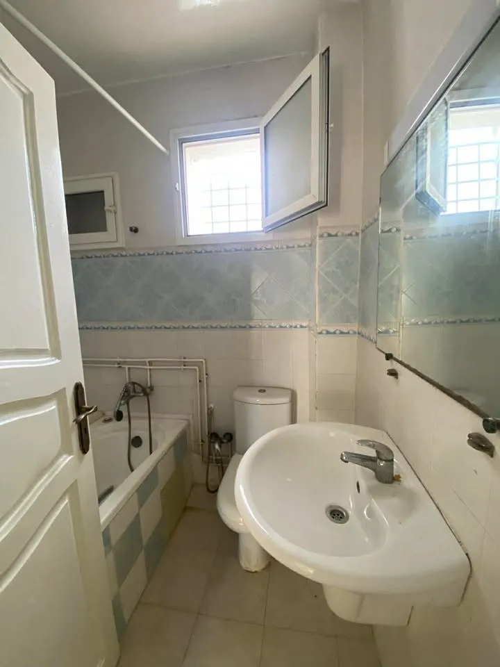 A vendre au RDC S3 à cité Ennouzha Ariana