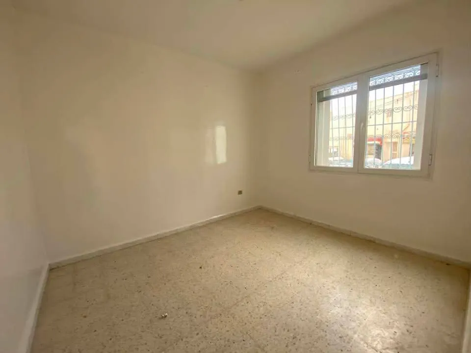 A vendre au RDC S3 à cité Ennouzha Ariana